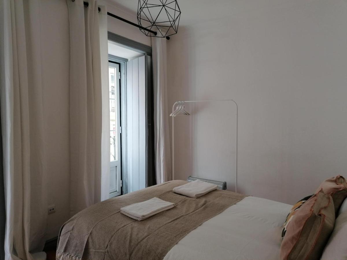 Stunning With Yard In Alfama Lisbon