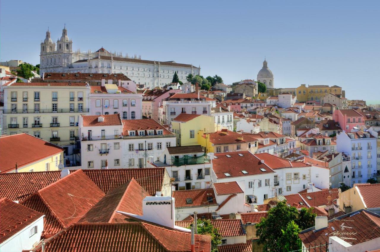 Stunning With Yard In Alfama Apartment Lisbon