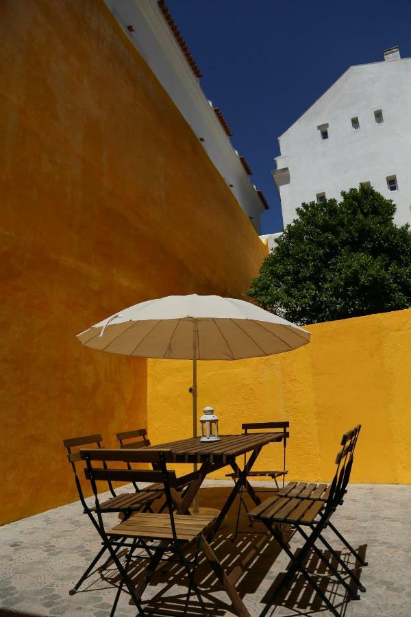 Apartment Stunning With Yard In Alfama *