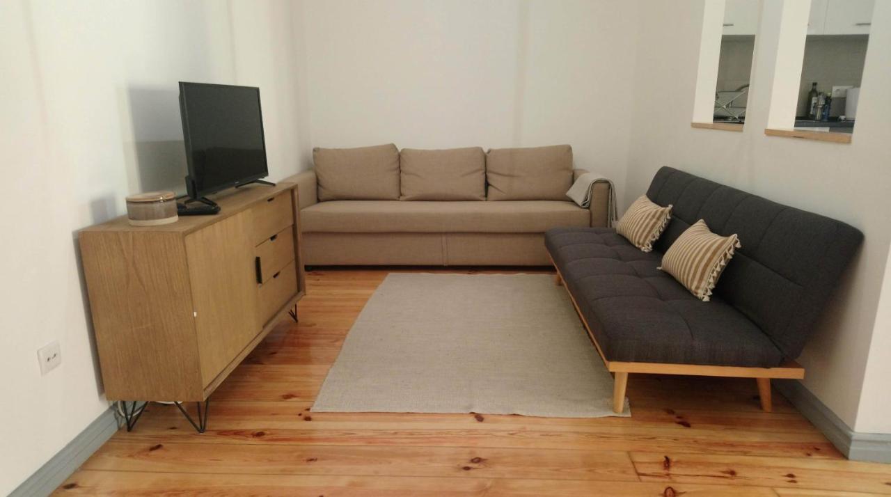Apartment Stunning With Yard In Alfama Lisbon